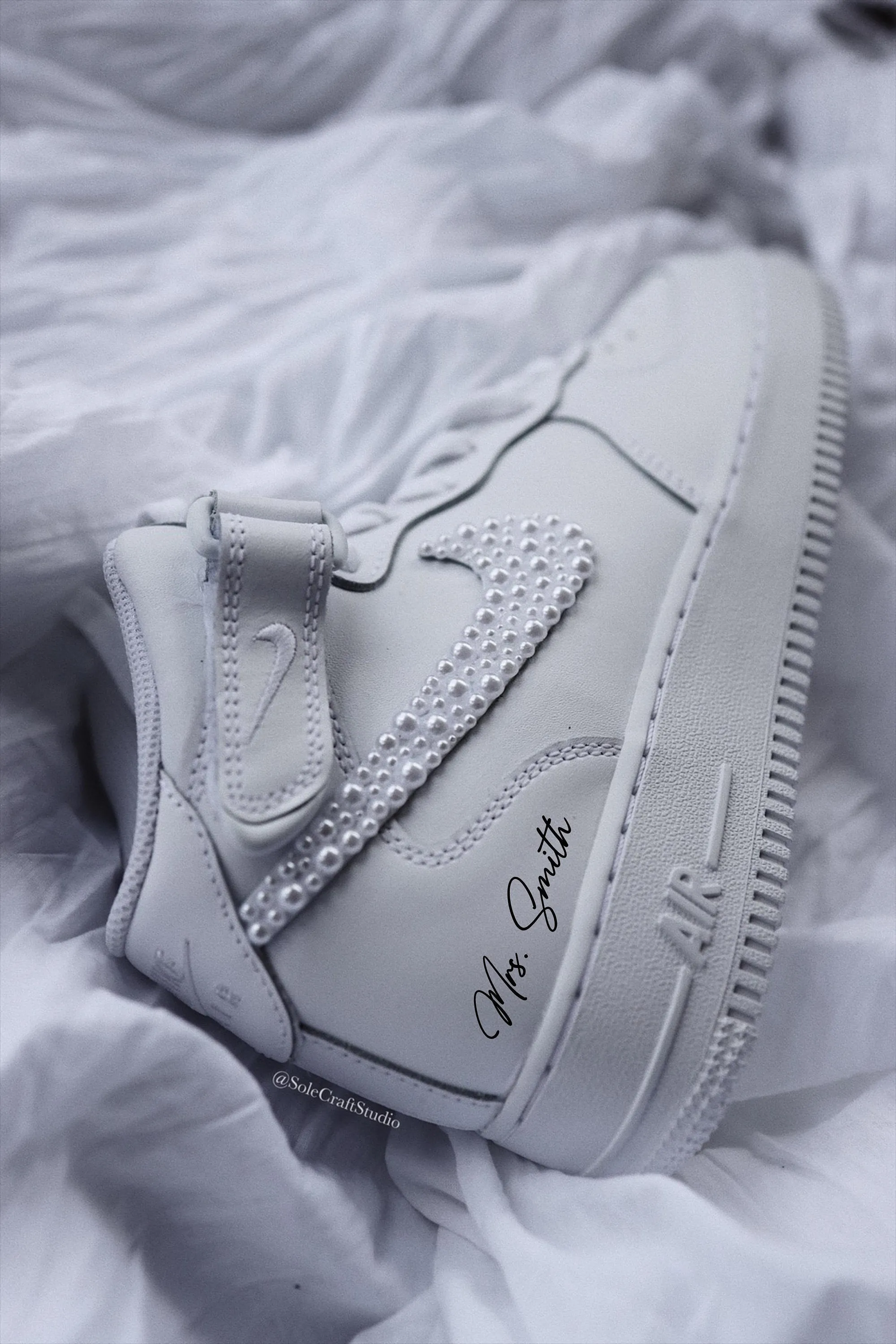AF1 Mid Pearls