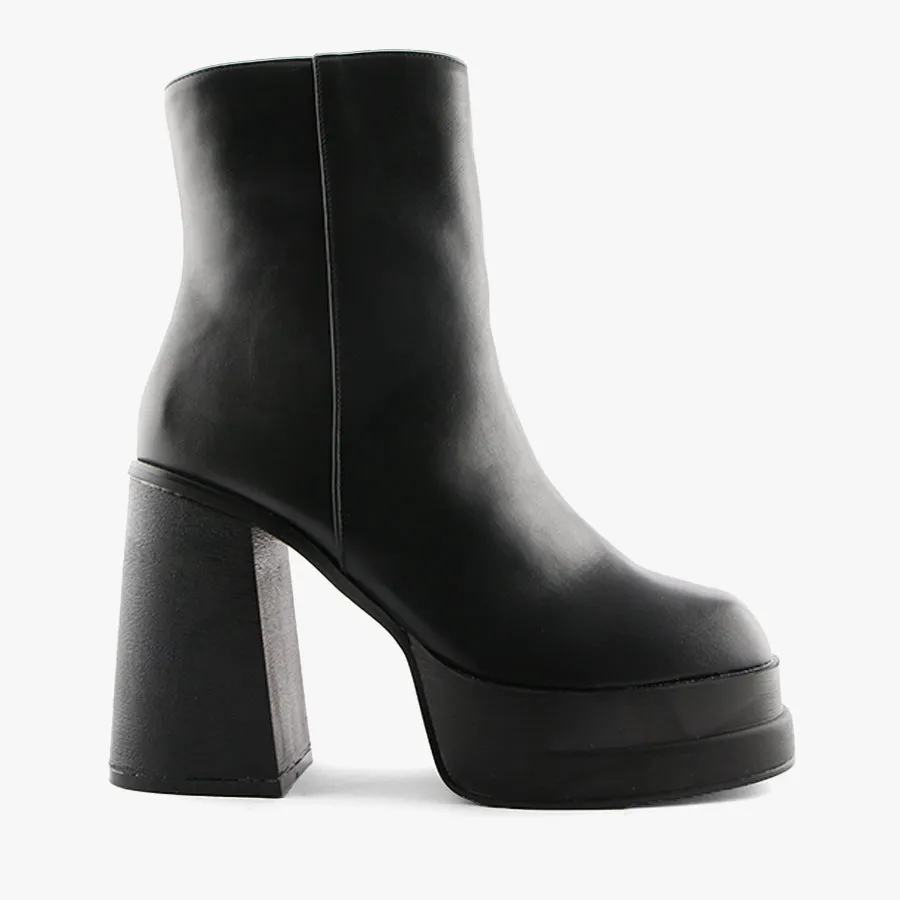 CAPTIVATE BLACK