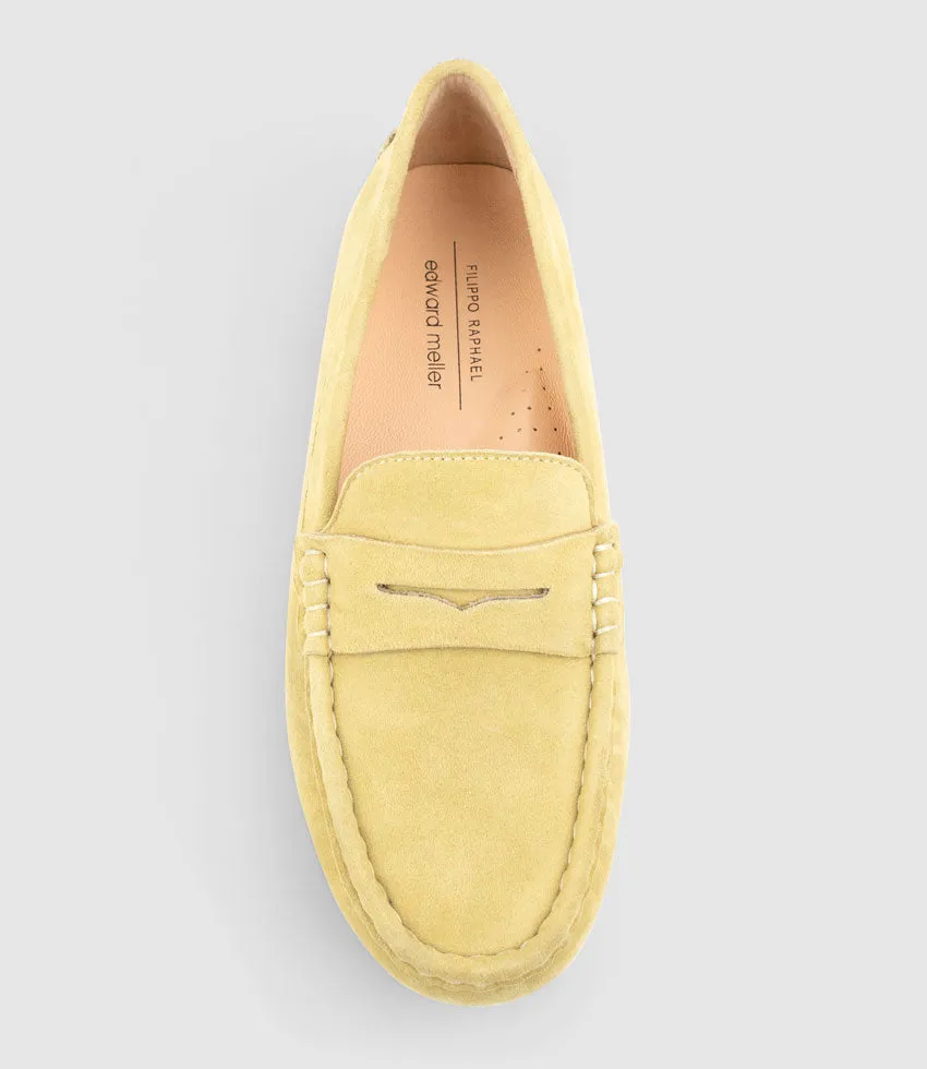 GRACEY Driving Moccasin in Banana Suede