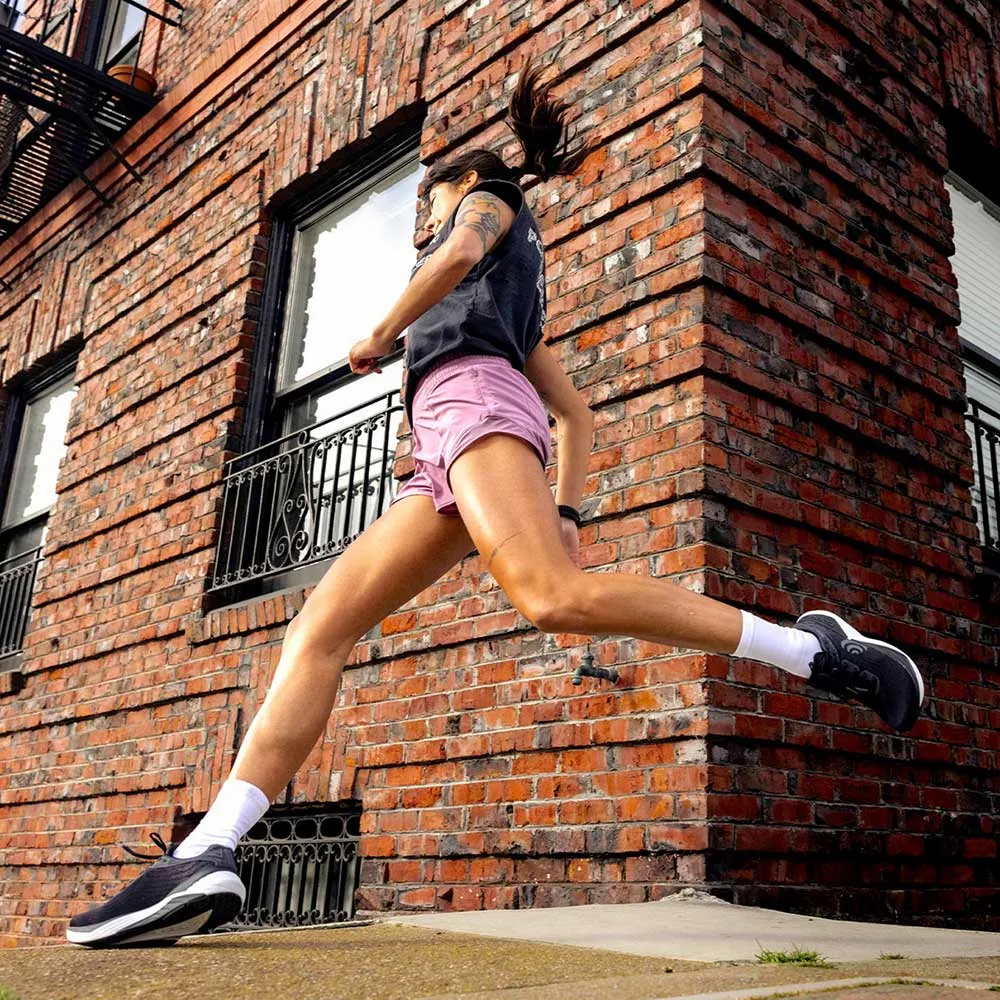 Women's Ultrafly 5 Running Shoe - Black/White - Regular (B)